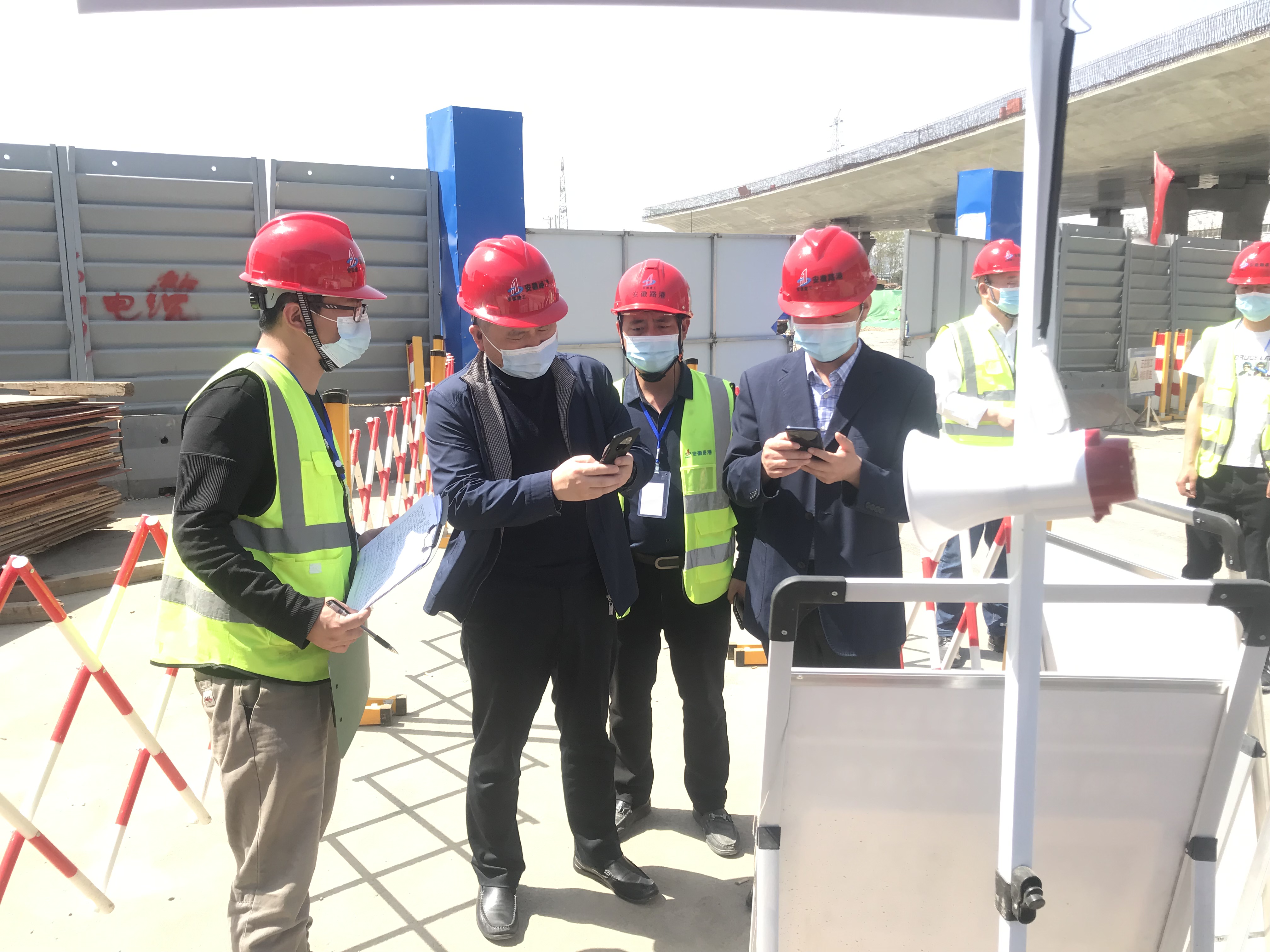 23（公司黨委副書記、總經(jīng)理錢葉琳赴項(xiàng)目一線調(diào)研）.JPG